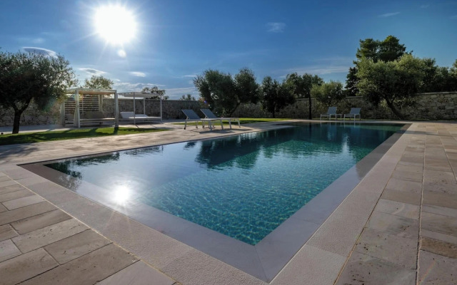 Trullo Meraviglia With Garden And Pool