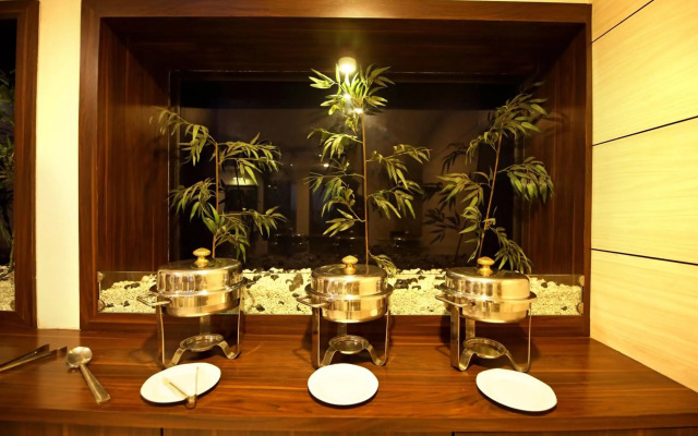 Hotel Ashish Palace