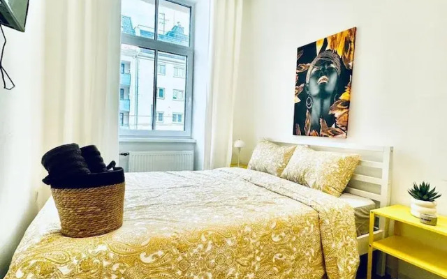 Cozy and Affordable Palace Studio