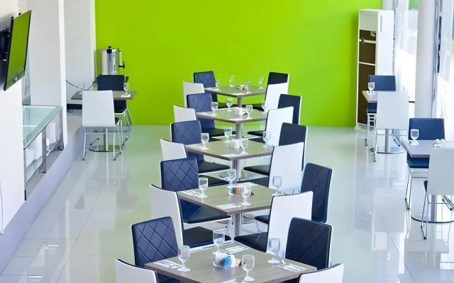 Splash Hotel