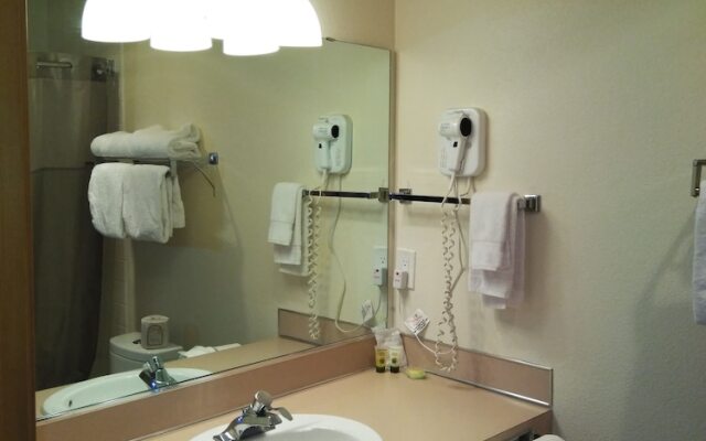 Sisters Inn And Suites