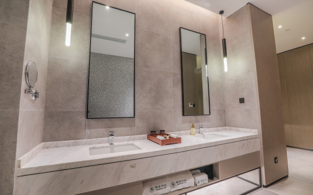 Yinju Jingde Art Hotel