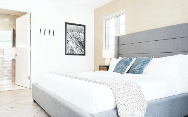 Luxuri Suites