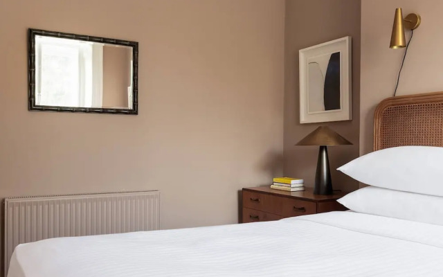 Ladbroke Grove XV by Onefinestay