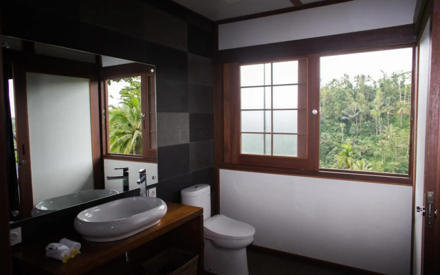 Suarapura Resort & Spa