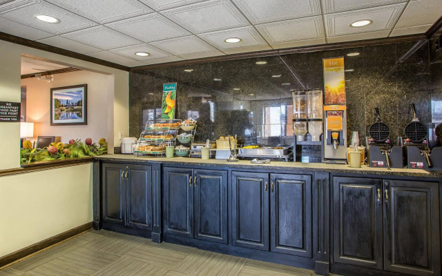 Quality Inn Elgin I-90