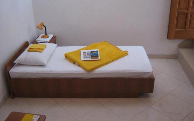Apartments And Rooms Artemida