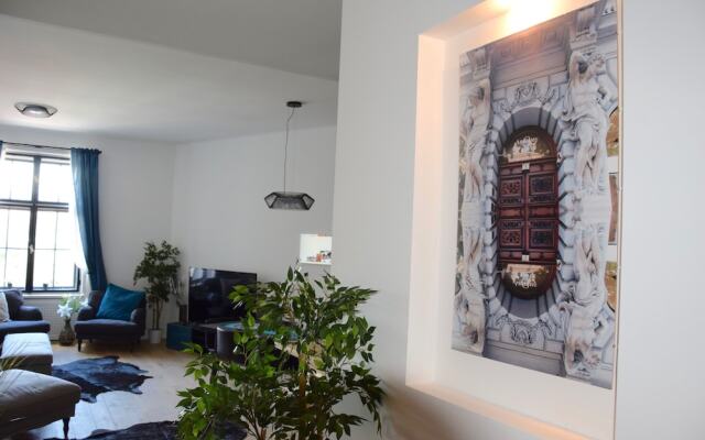 Luxury Apartment by Hi5 - Bajcsy Suite