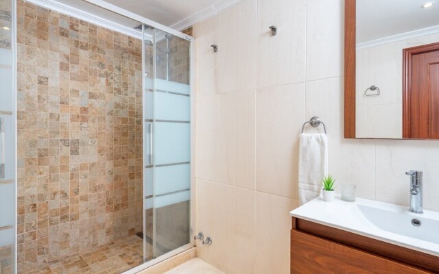 Townhouse with sea view in Torrequebrada