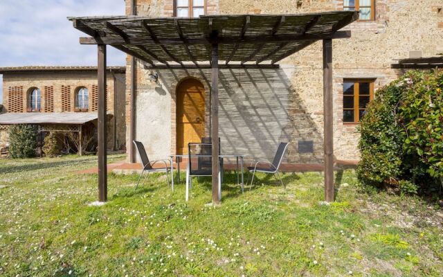 Splendid Villa in Montespertoli With Swimming Pool, Garden