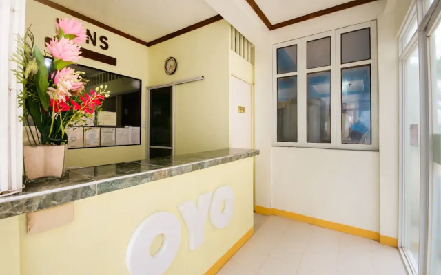 OYO 409 Bans Beach Resort