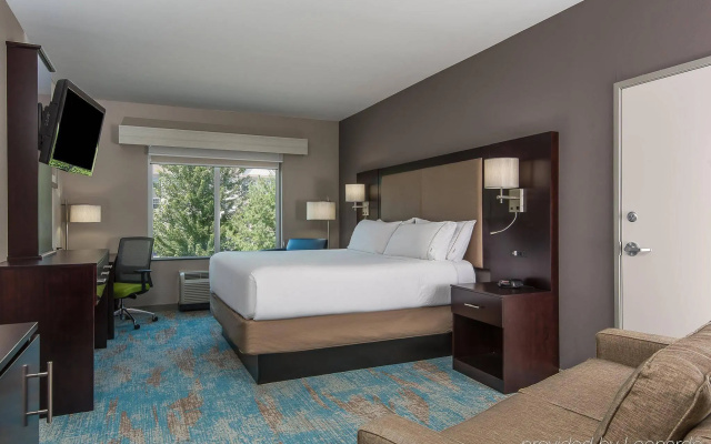 Holiday Inn Express & Suites Norwood-Boston Area by IHG