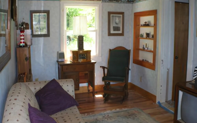 Palmer Retreat - Two Bedroom Home