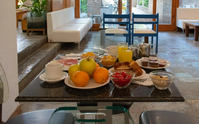 Stefanakis Hotel & Apartments
