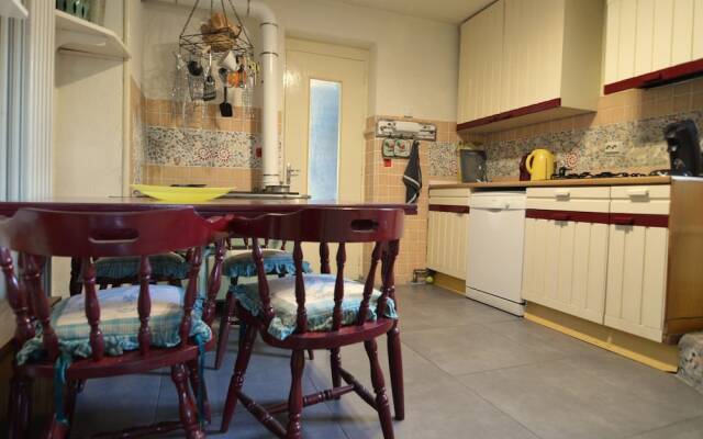 Spacious Holiday Home With Sauna in Celles-sur-plaine