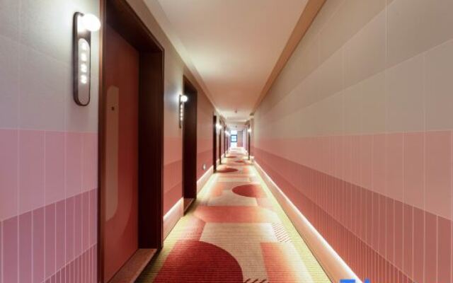 Orange Hotel (Nanjing Liuhe Longchi Metro Station)