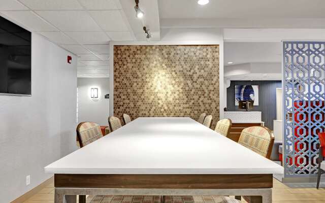 Executive Residency by Best Western Navigator Inn & Suites