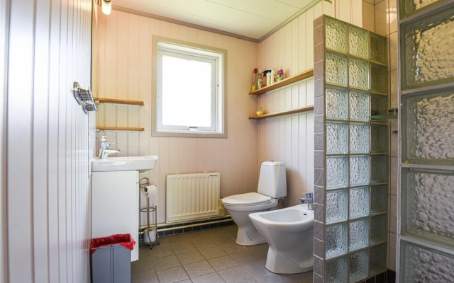Nice Home in Vänersborg With 2 Bedrooms and Wifi