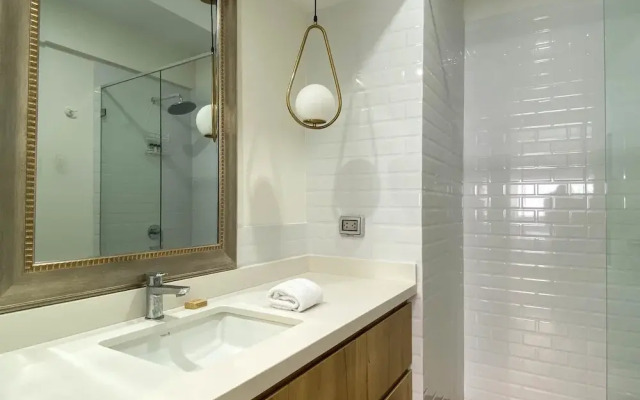 Beautiful 2BR With Balcony in Miraflores