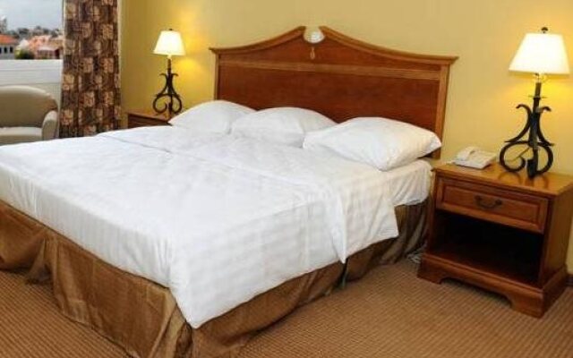 Howard Johnson Plaza Hotel