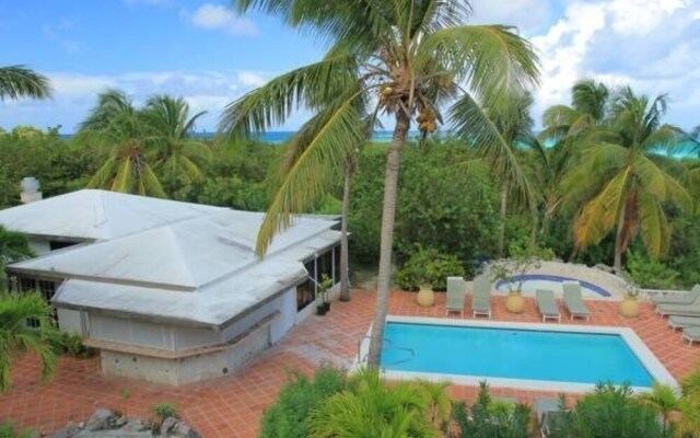 Allamanda Beach Club by RedAwning