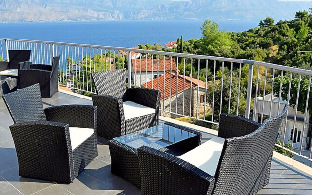 Lozna Residence 41533