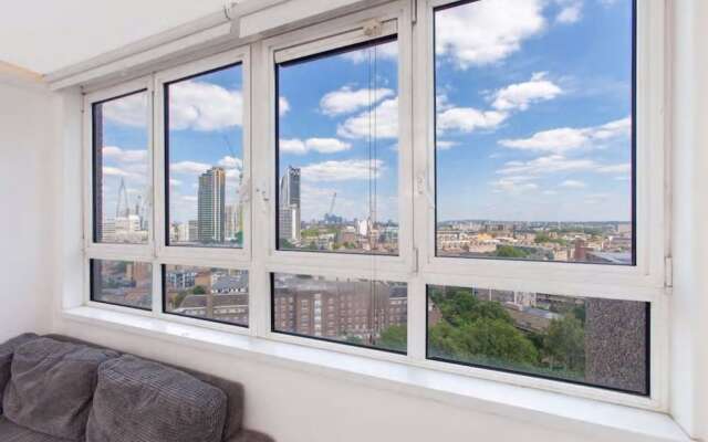 Central 2 Bedroom Apartment With Amazing Views