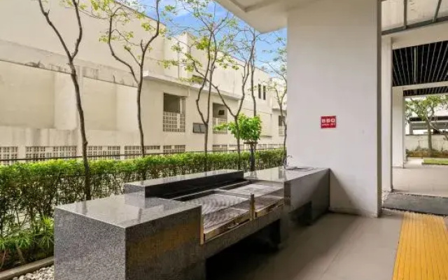 Puchong Setiawalk Penthouse for 14 Pax | Iconique