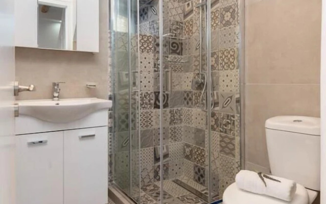 Loggos Couple Suite By Konnect