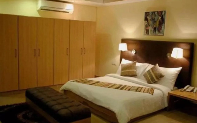 Roots Apartment Hotel