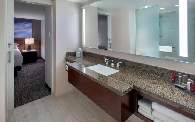 Newark Liberty International Airport Marriott