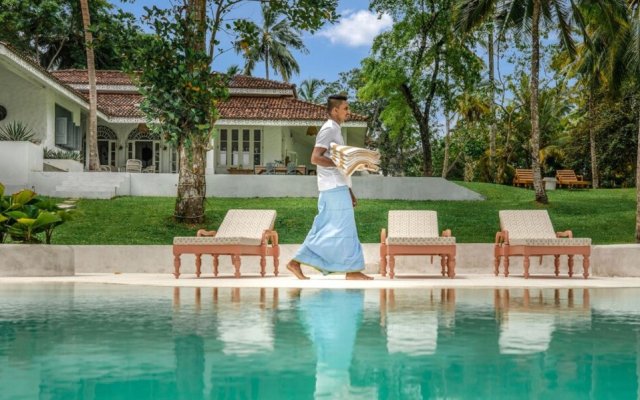 Breathtaking Villa In 02 Acres Of Tropical Walled-in Gardens