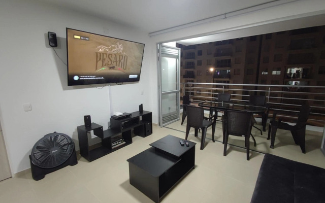 Hermoso apartamento con piscina (alberca).