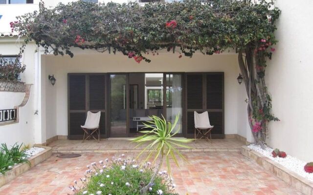 Beautiful Villa in Praia da Salema max 6 People