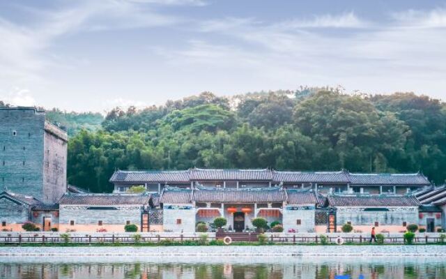 Deng Stone House Pastoral Resort