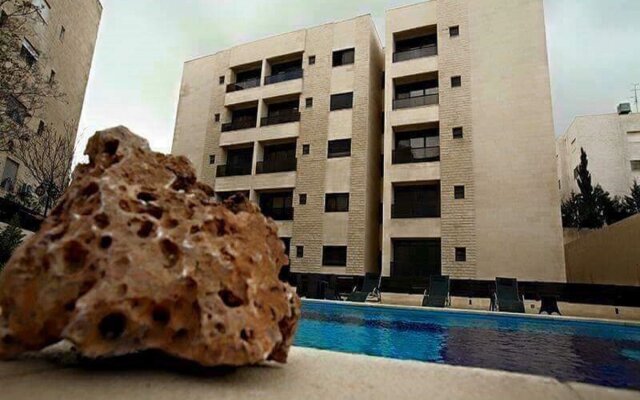 Cozy Dair Ghbar Apartments