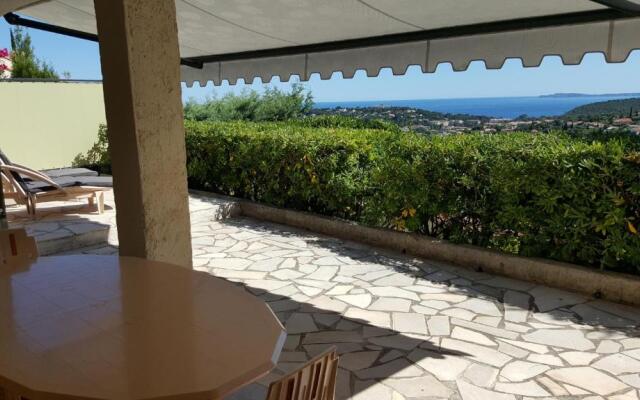 Appartement Rez De Jardin Dans Villa Vue Mer