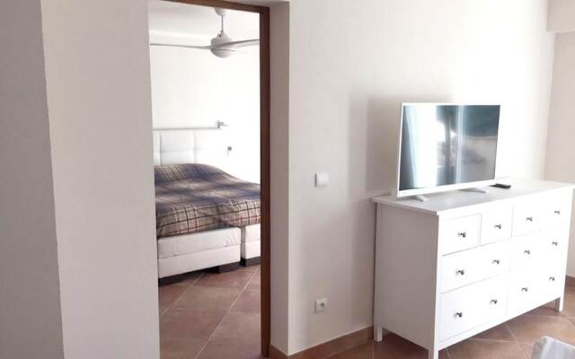 Villa With 5 Bedrooms in Rayol-canadel-sur-mer, With Wonderful Mountai