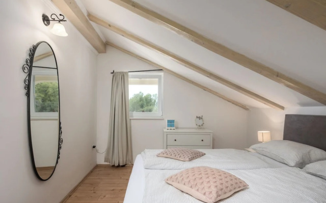 Villa Anna With Private Pool And Garden