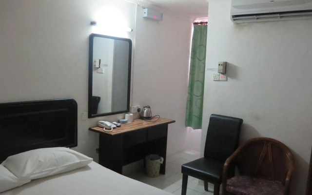 Wah May Hotel