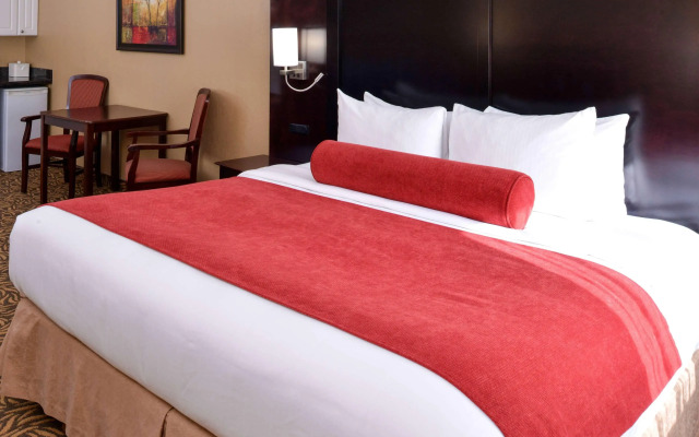 Best Western Plus Mariposa Inn & Conference Centre