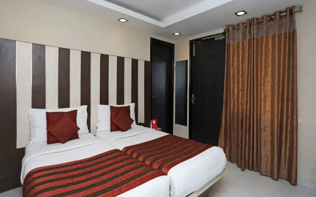 Oyo 10937 Hotel Balsons Continental