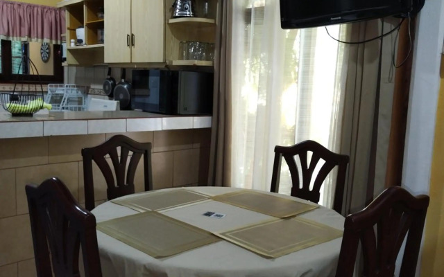 Casa Tucán Villa Gabriela