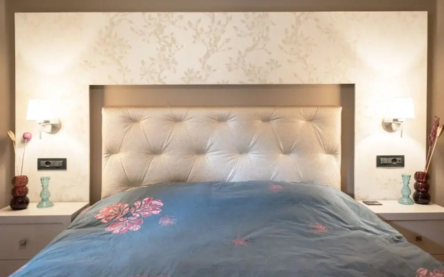Designer s Apartment in Galatsi Area
