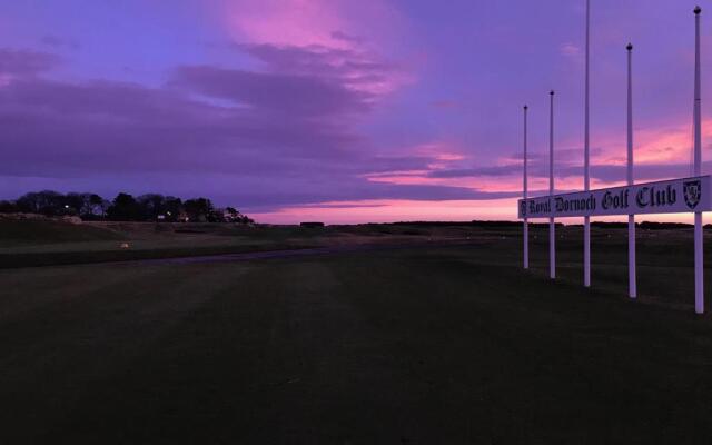 Royal Golf Apartments