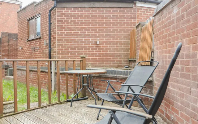 Room in Guest Room - Large Bright Room in Coventry