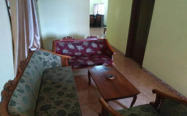 Oyo 90097 Homestay Sinta Ndani Putri