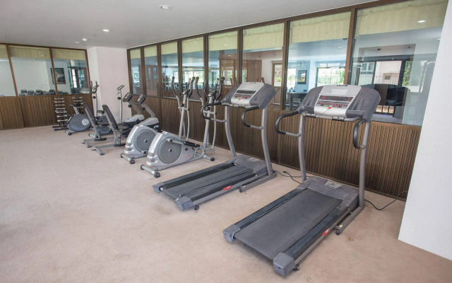 R-Con Wong Amat Suite