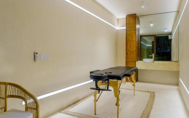 305 Luxury Penthouse with Private Pool