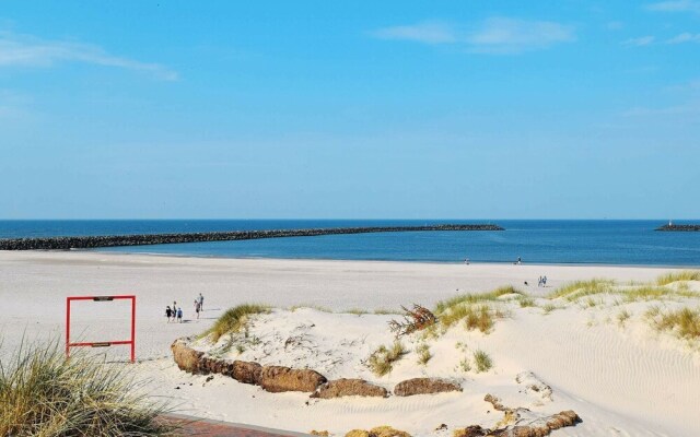 Enthralling Holiday Home in Hvide Sande Near Beach